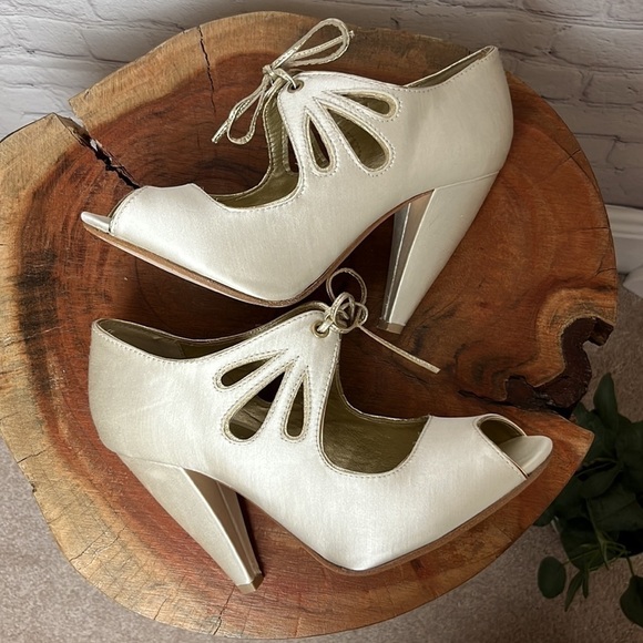 Seychelles I Do Pump in Ivory - Picture 8 of 14